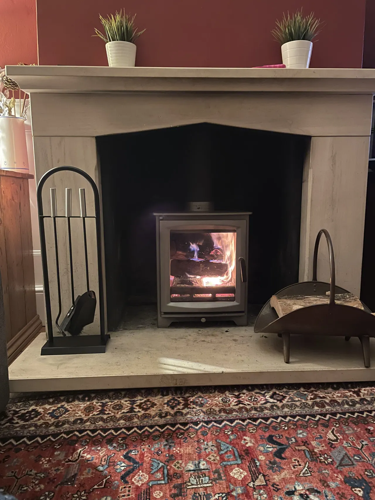 Cosy 2 bed traditional cottage with parking and garden 7