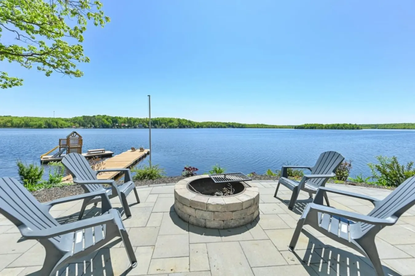 The North Shore - Waterfront Luxury Cottage — photo 2