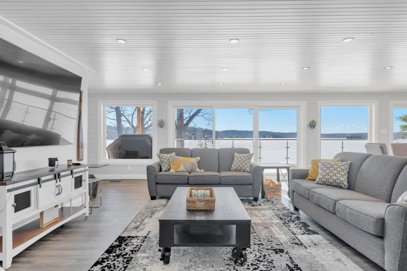 The North Shore - Waterfront Luxury Cottage 17