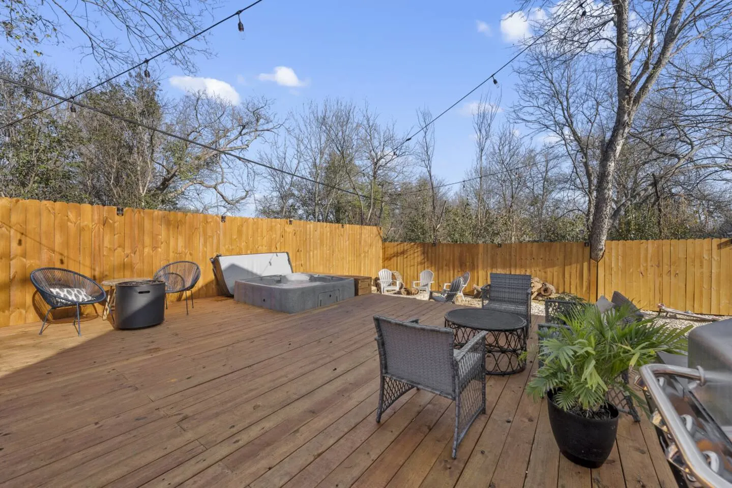 5th St Getaway w Sauna Hot tub Firepit & Game Room 10