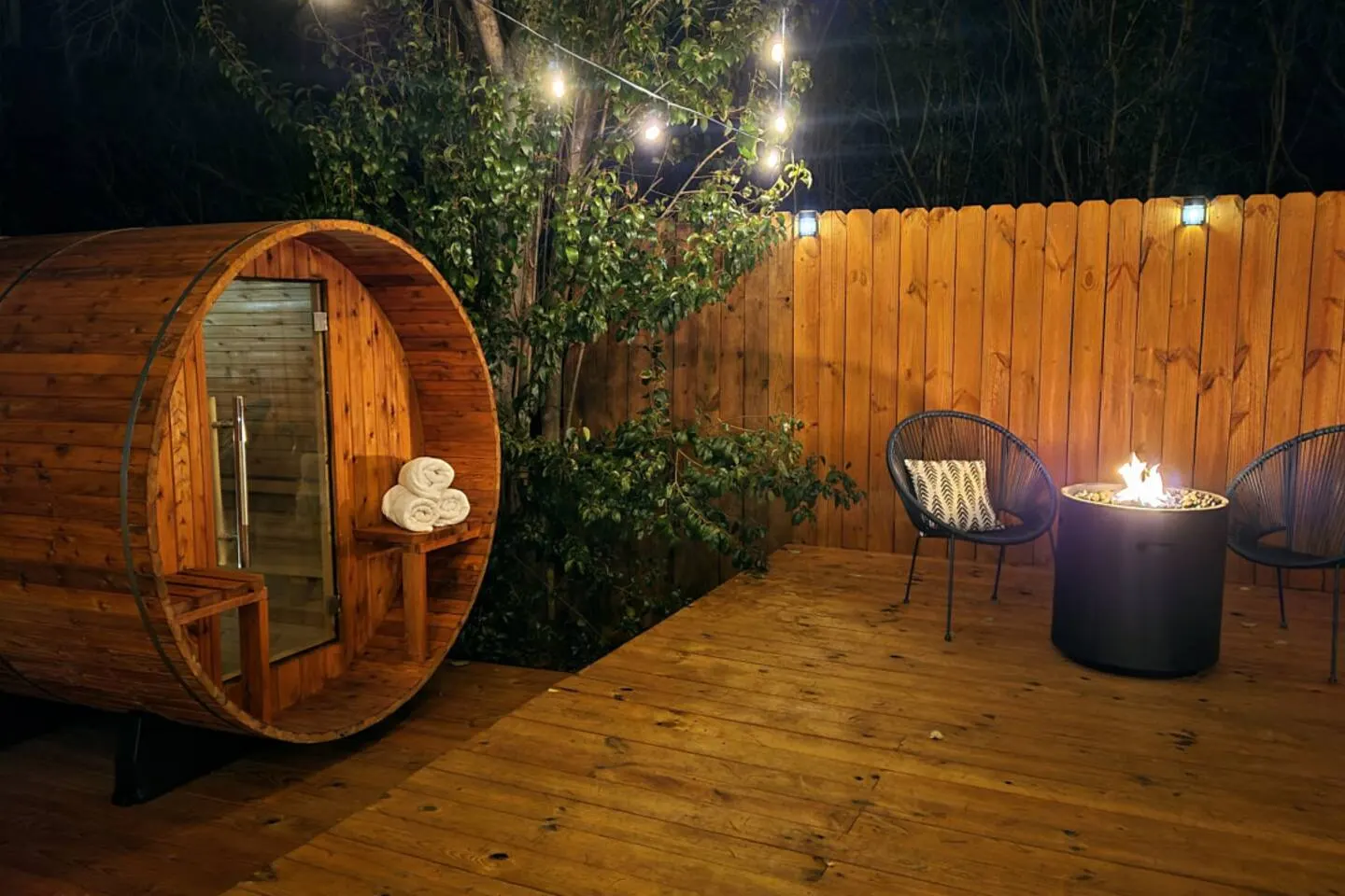 5th St Getaway w Sauna Hot tub Firepit & Game Room 4