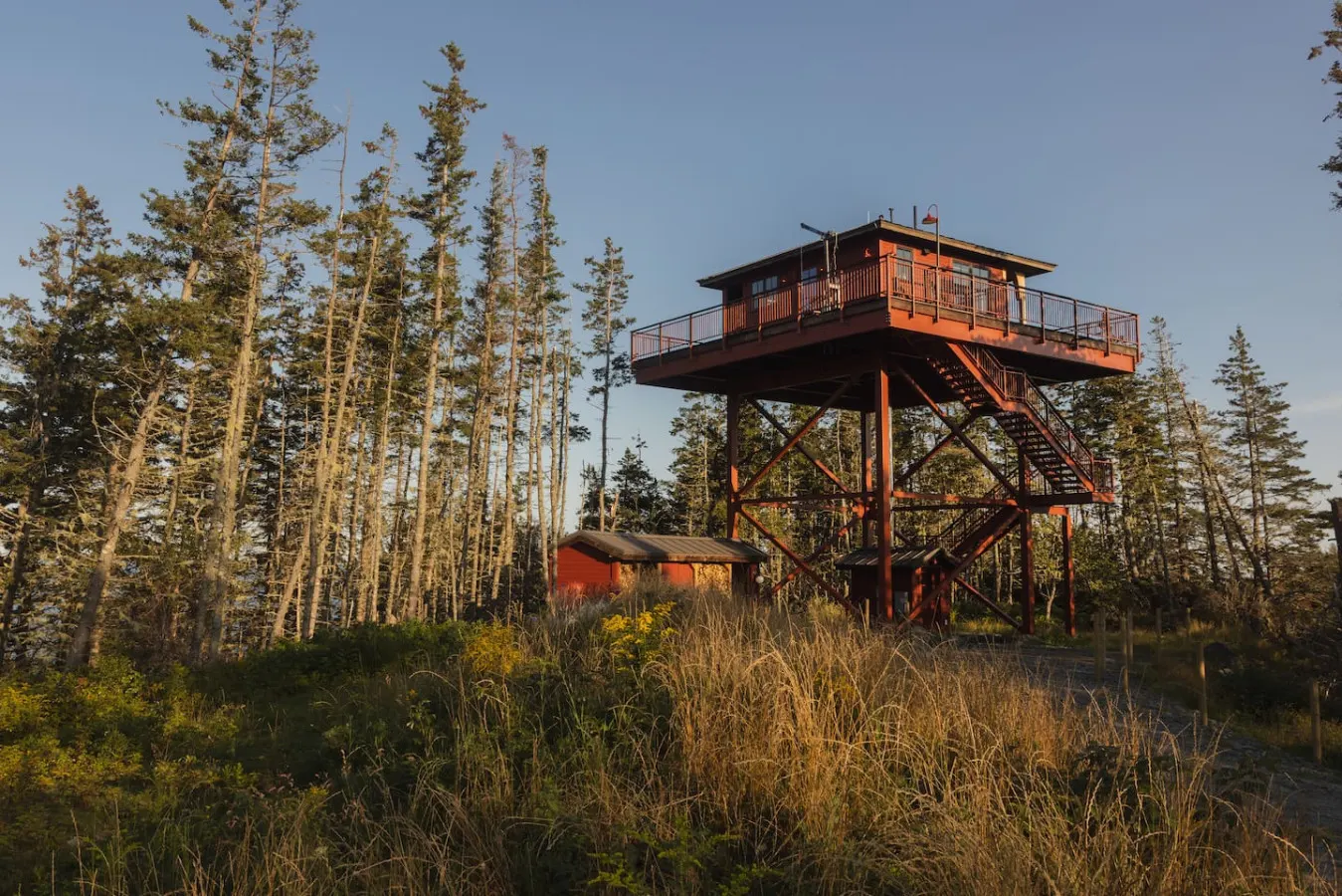 Shackup Tower - 30 ft in the air & hot tub & surf 9