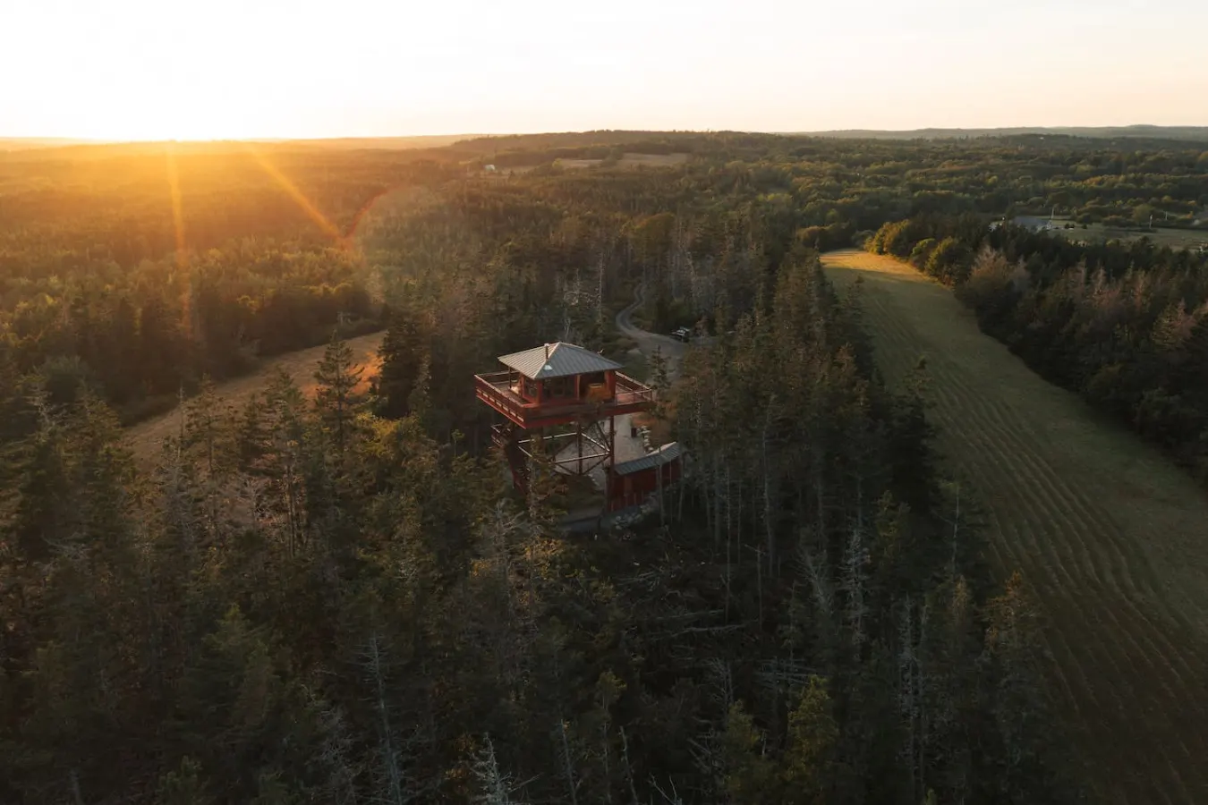 Shackup Tower - 30 ft in the air & hot tub & surf 19