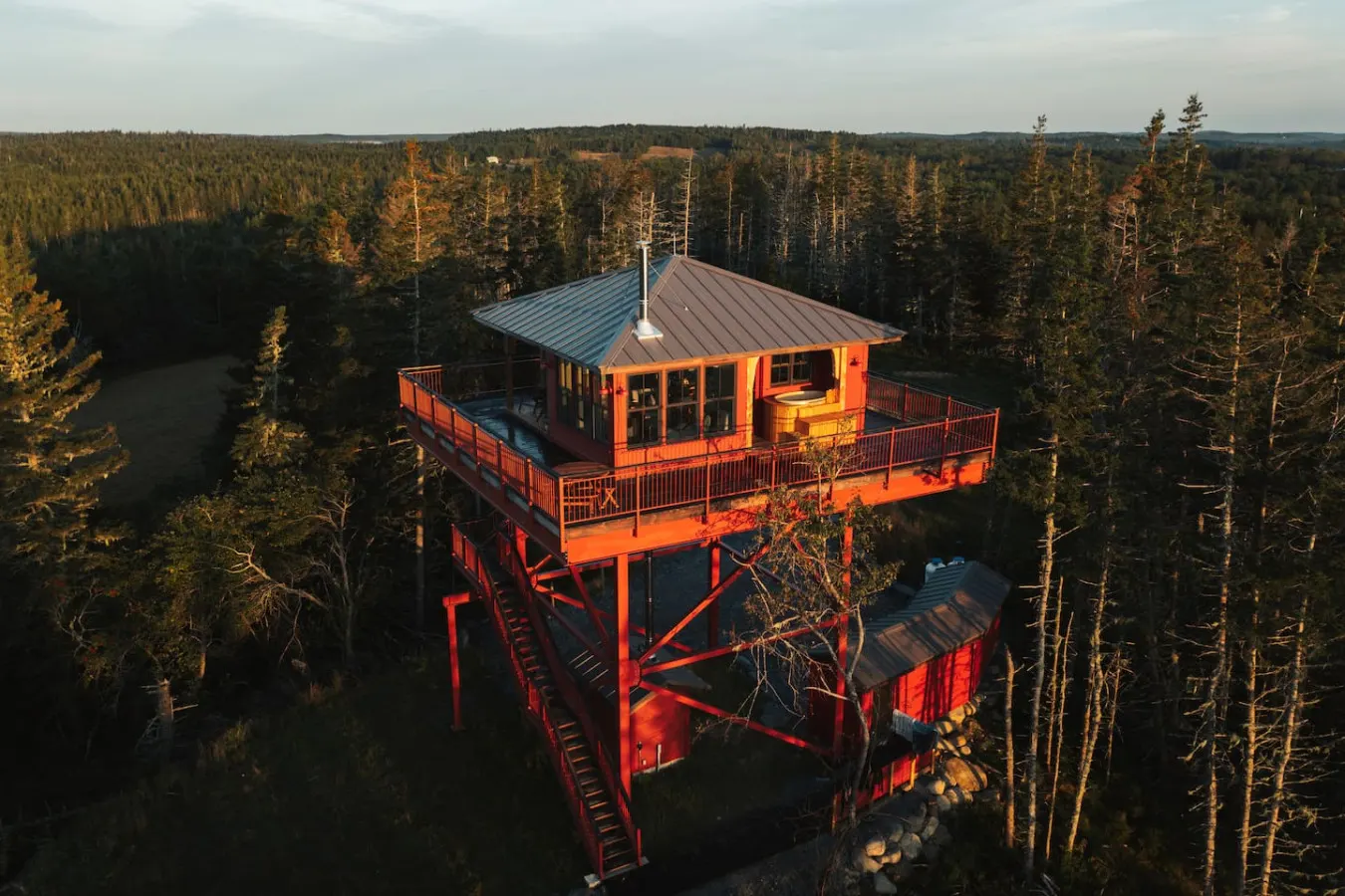 Shackup Tower - 30 ft in the air & hot tub & surf 20