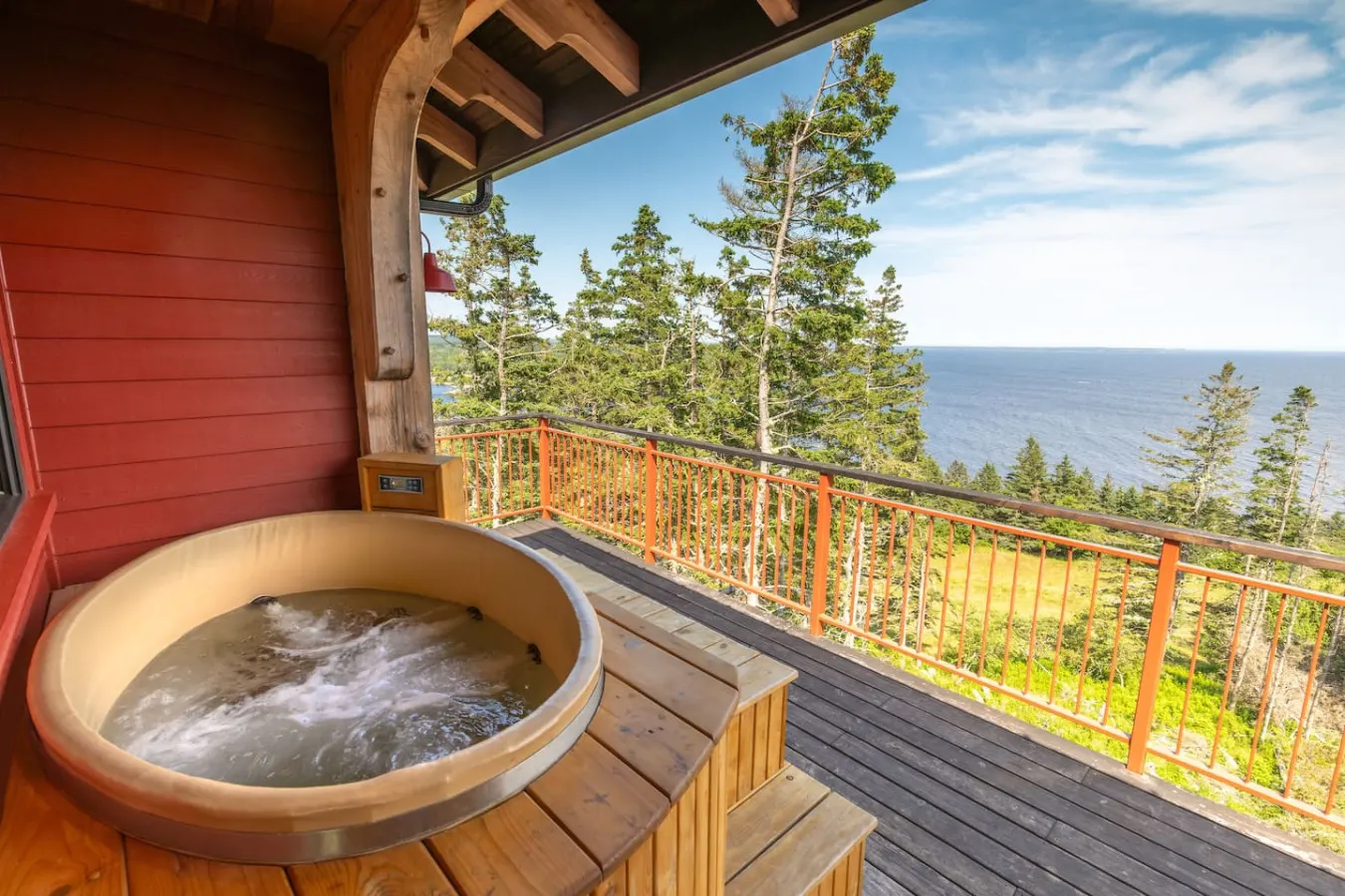 Shackup Tower - 30 ft in the air & hot tub & surf — photo 5