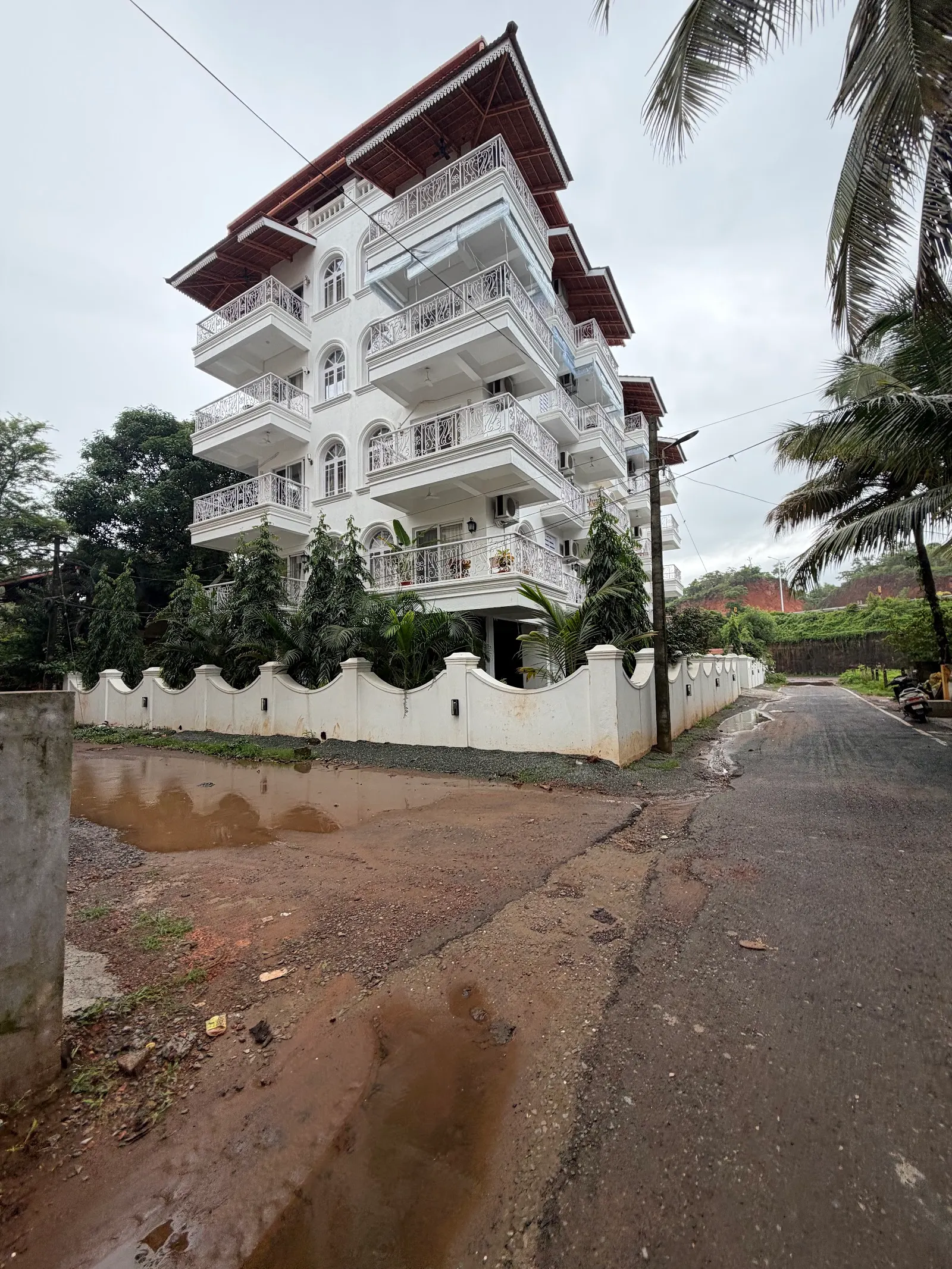 Casa De Alegria Goa / Palm