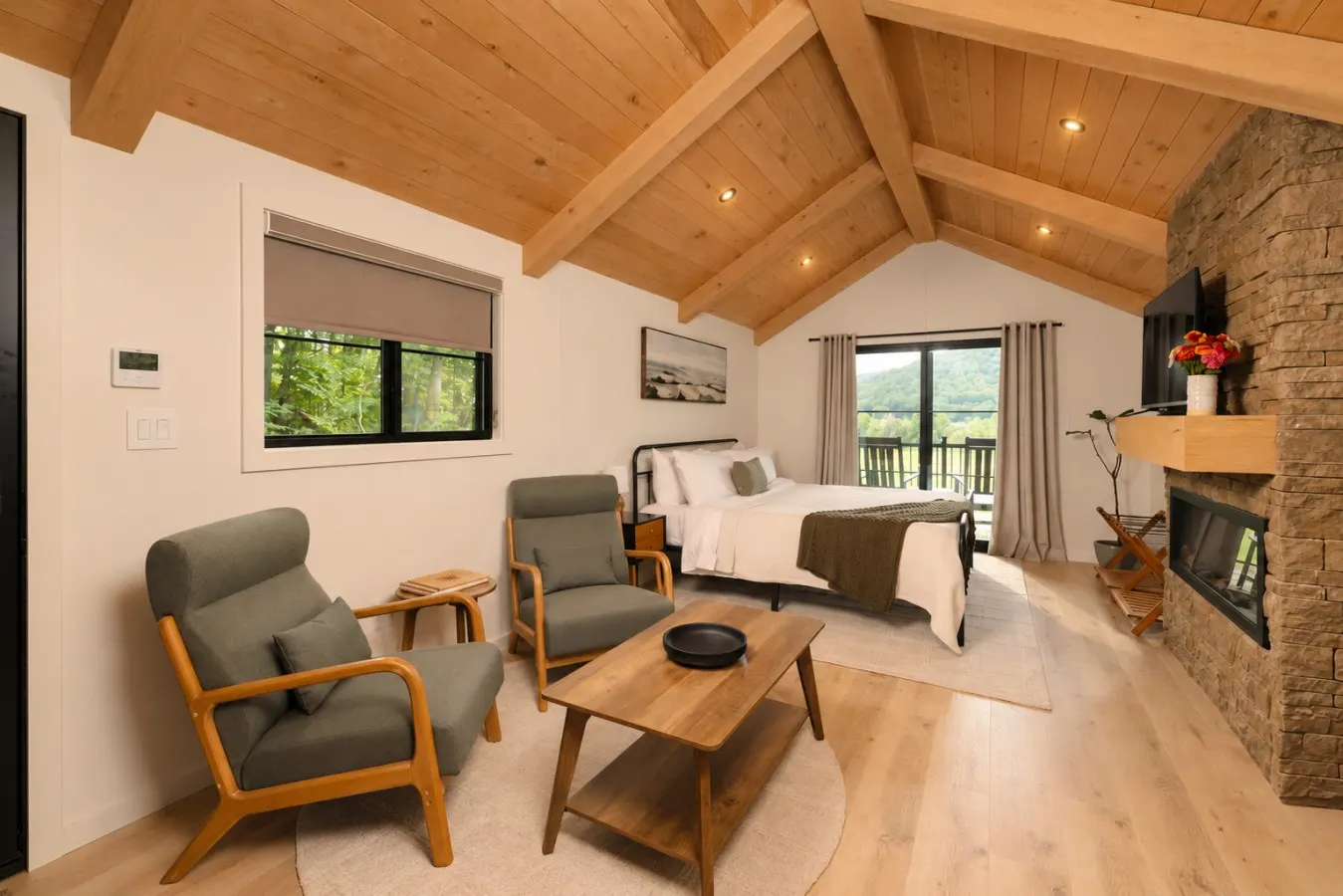 Luxury Mountain Cabin 4: Sauna, River, Chickens 9