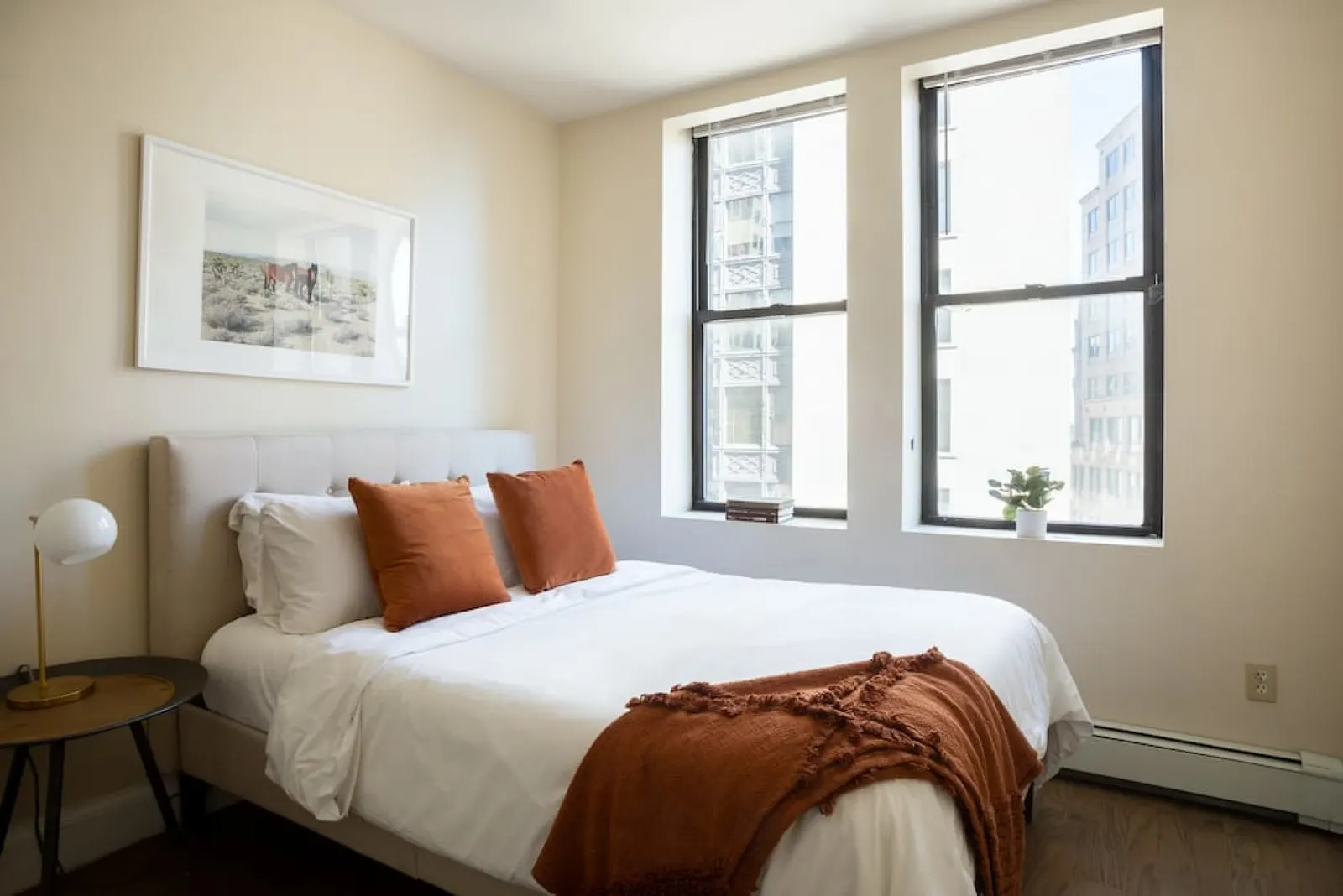Spacious 2-bed Apt - Newly Redesigned - Smart Lock 2