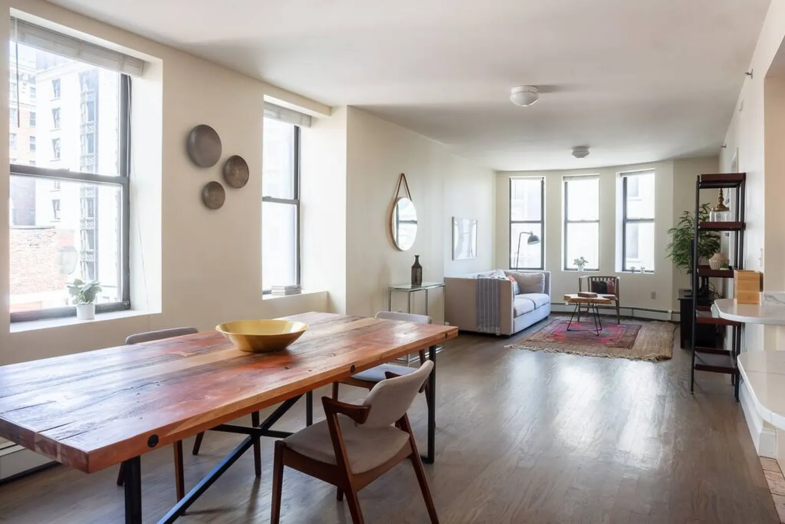 Spacious 2-bed Apt - Newly Redesigned - Smart Lock 9