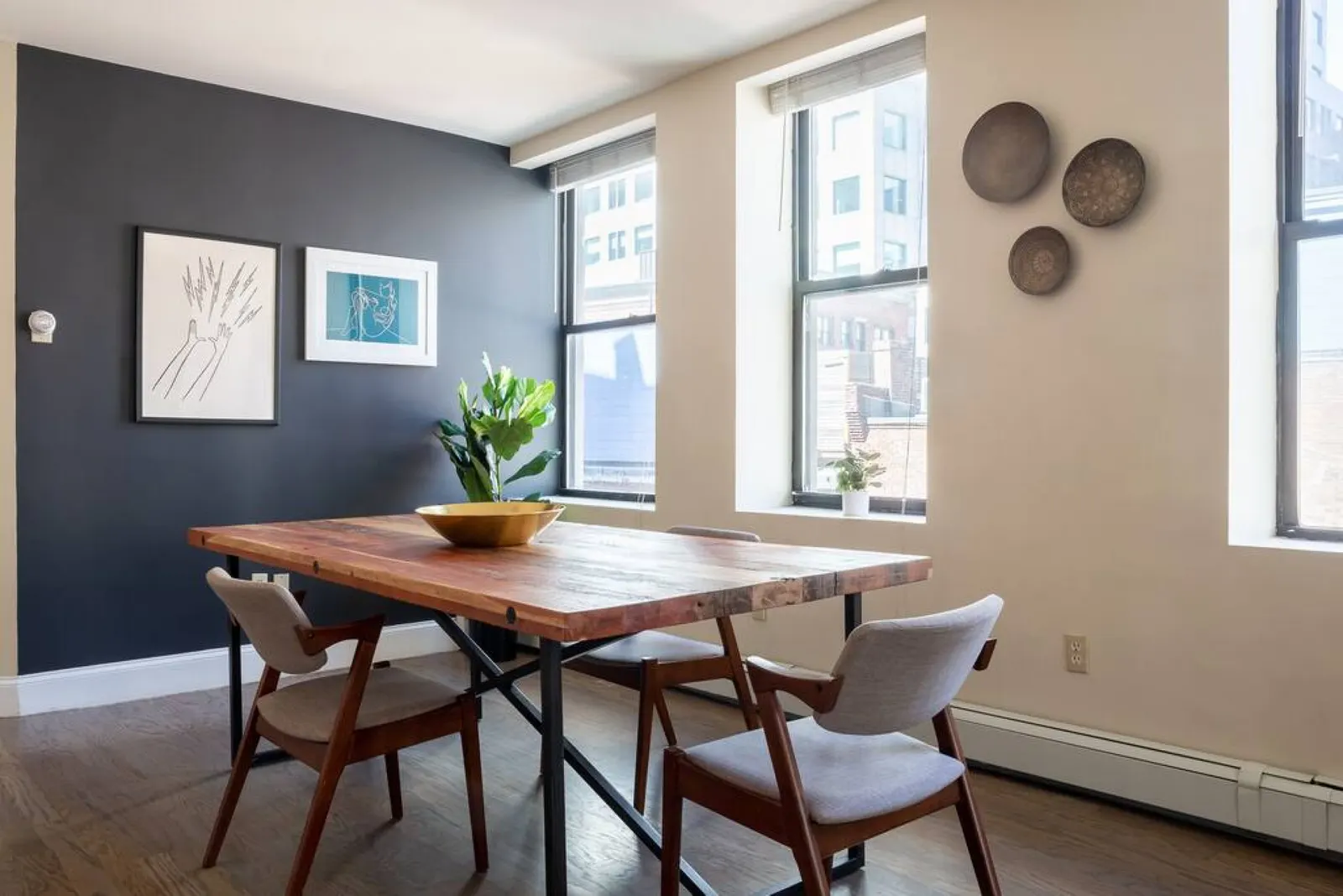 Spacious 2-bed Apt - Newly Redesigned - Smart Lock 14