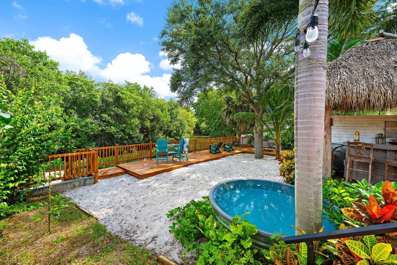 Castaways, Riverfront Oasis Kayak And Paddleboard 10