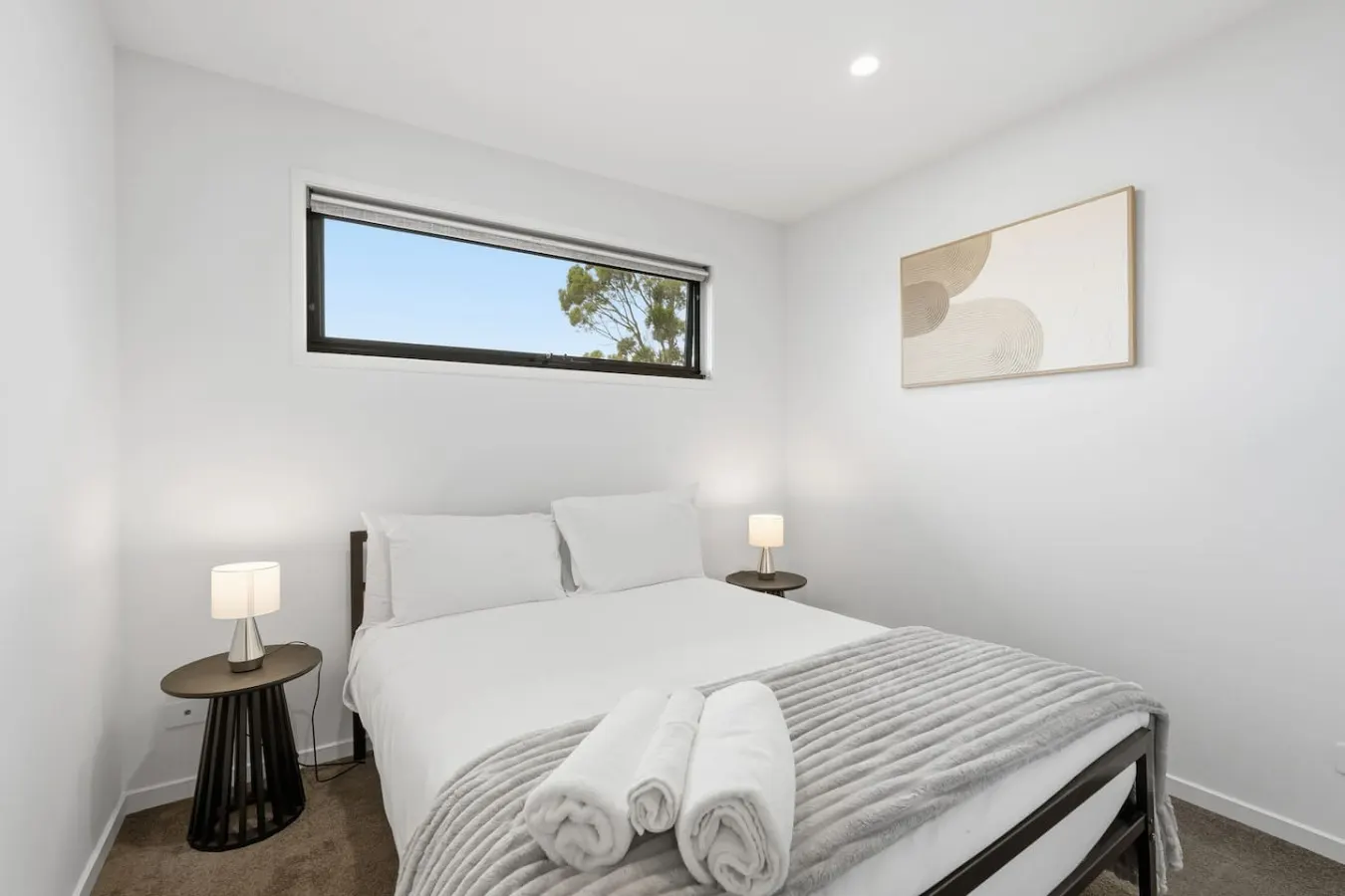 Stylish 2-Bed Stay 10