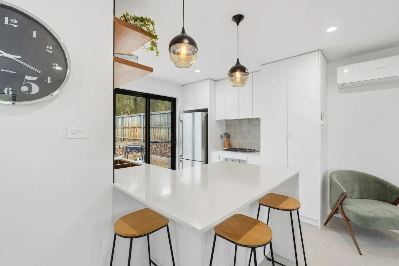 Stylish 2-Bed Stay 7