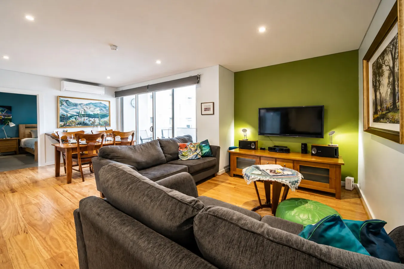 Get Comfy on Frew—CBD Stay near Parklands & Dining