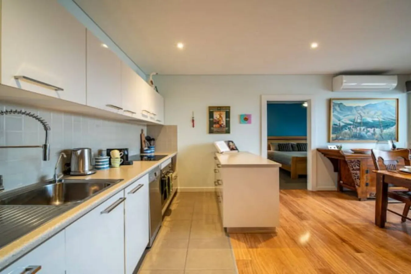 Get Comfy on Frew—CBD Stay near Parklands & Dining 9