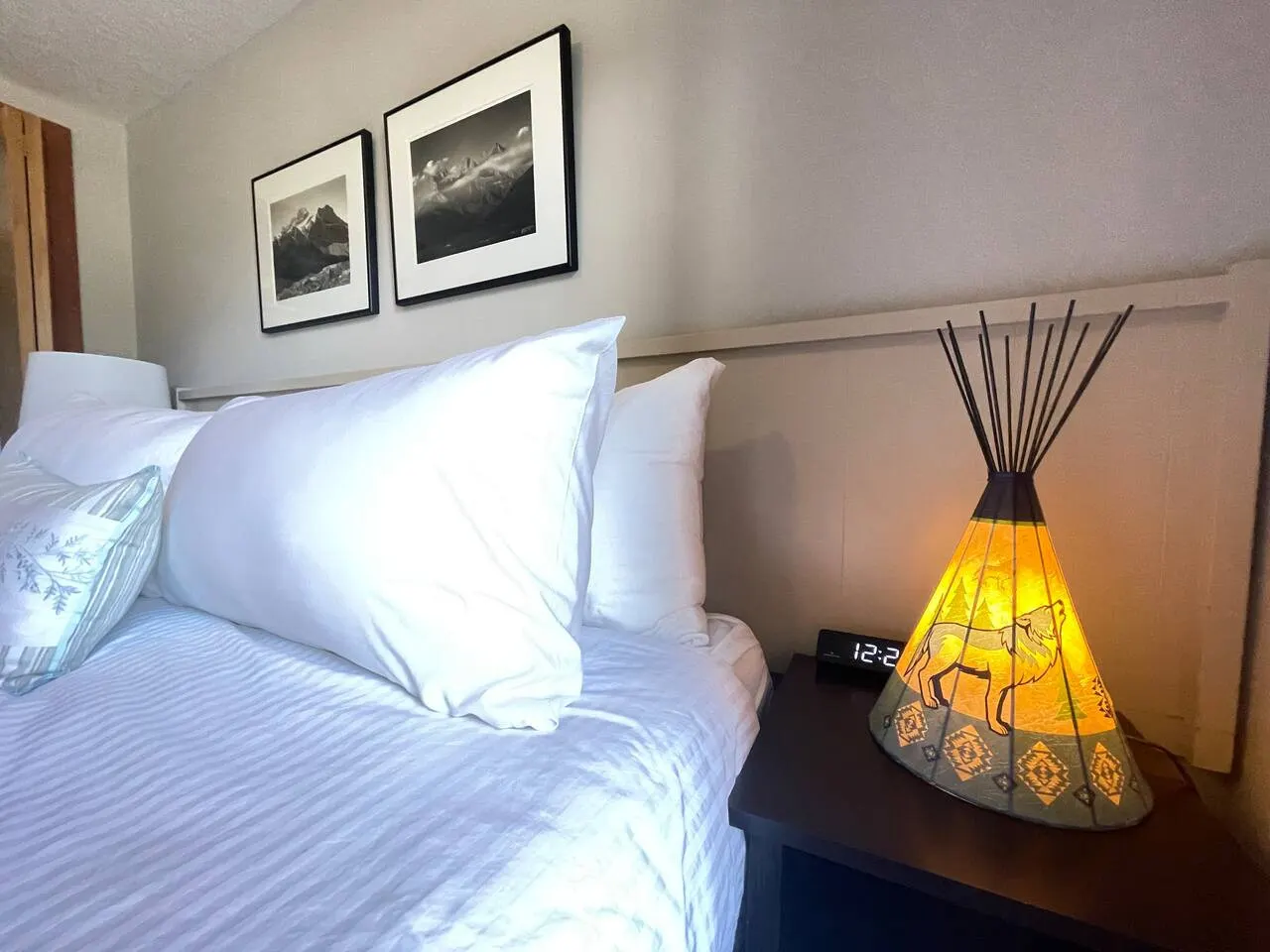 Windtower Lodge Kbed FuKn MntView Heated UGpk 4ppl 1