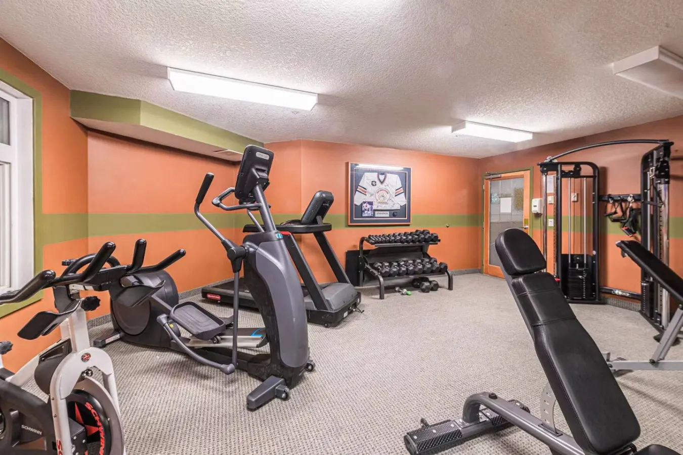 Windtower Lodge Kbed FuKn MntView Heated UGpk 4ppl 19