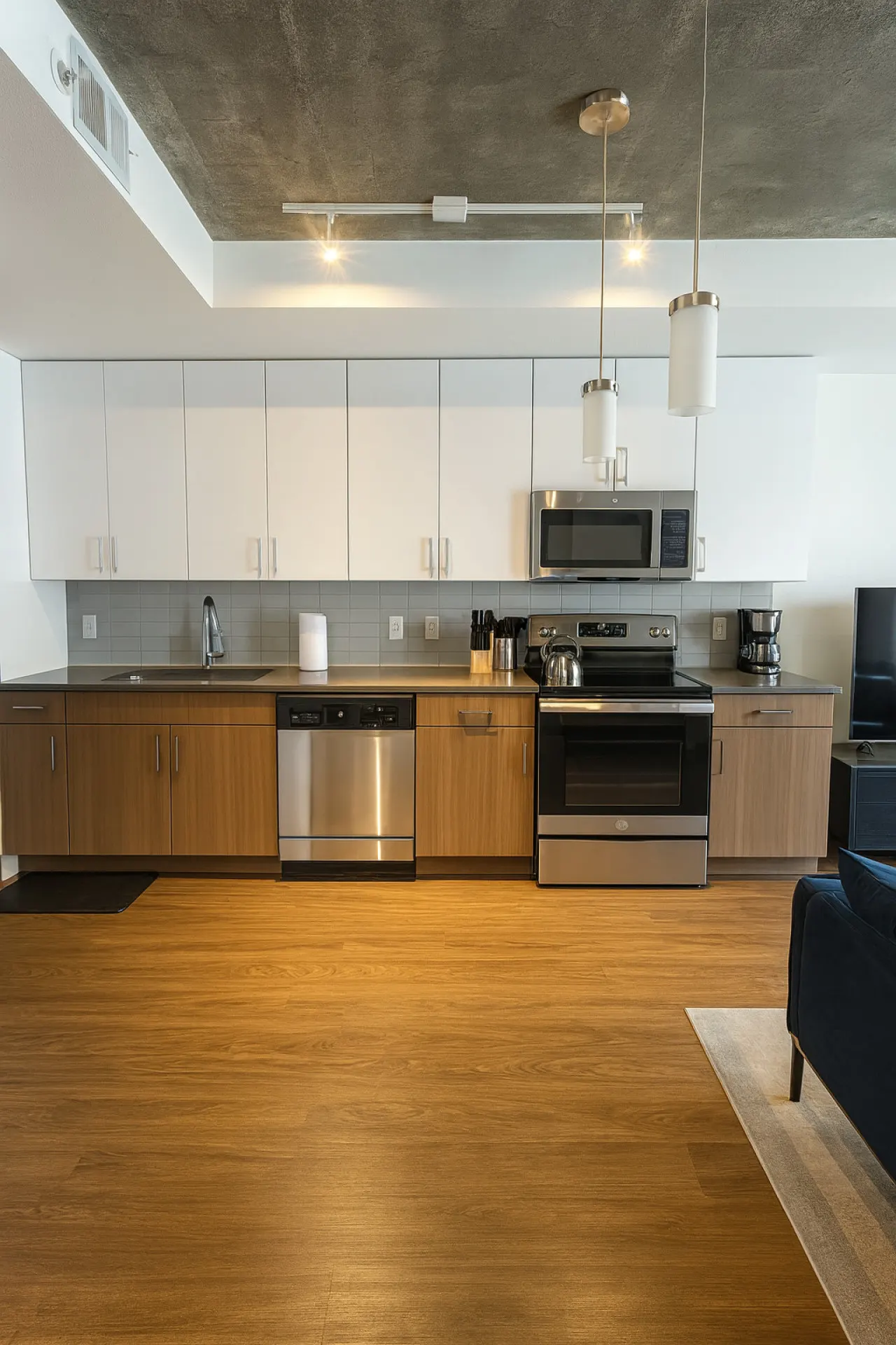 Birmingham Stay | 2BR w/ Rooftop Amenities — foto 3