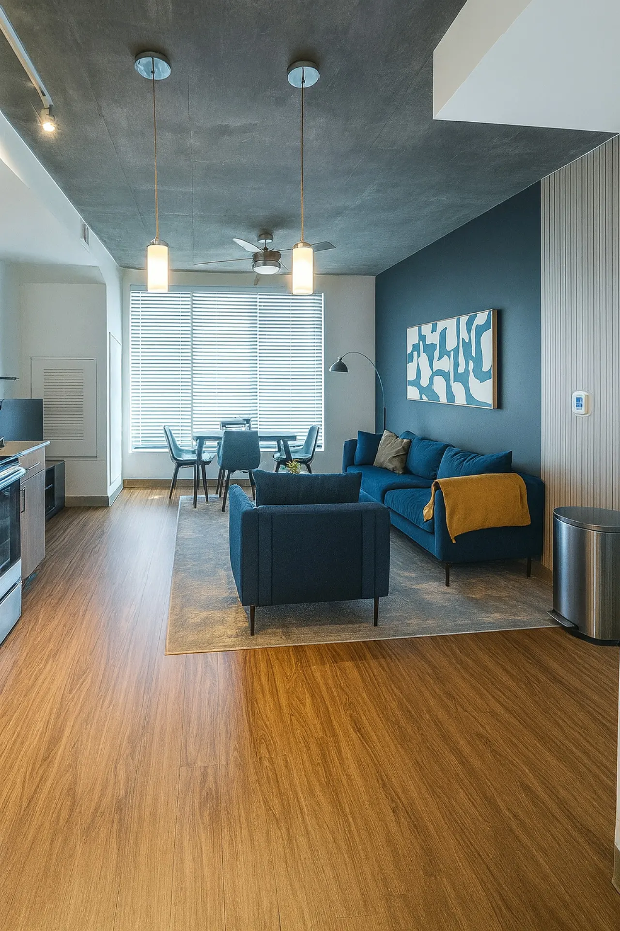 Birmingham Stay | 2BR w/ Rooftop Amenities — foto 5