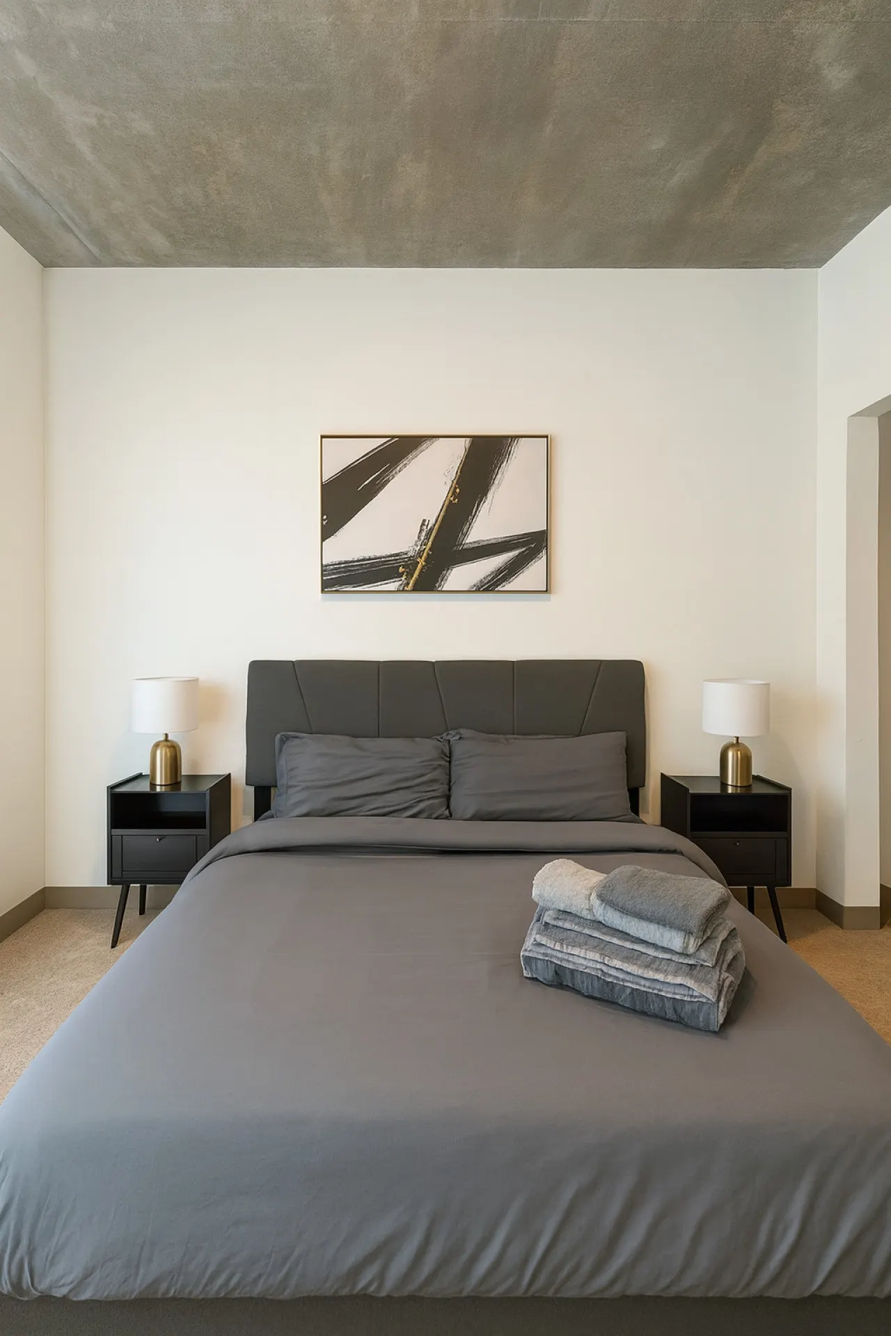 Birmingham Stay 2BR w/ Rooftop Amenities 8