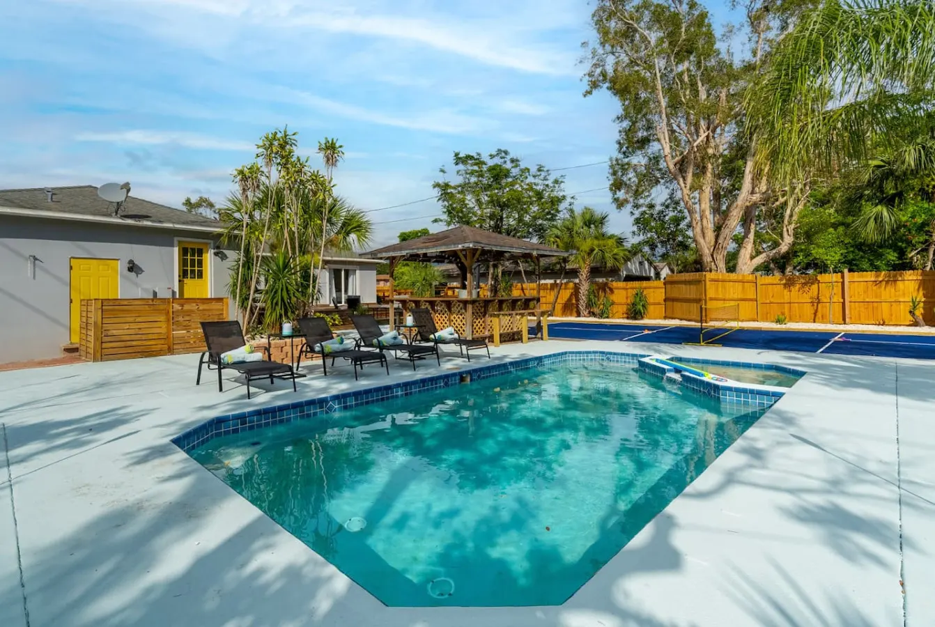 Villa Pinellas | St. Pete Beach Home, Pool, Sand Games, Pickle ball, BBQ — photo 2