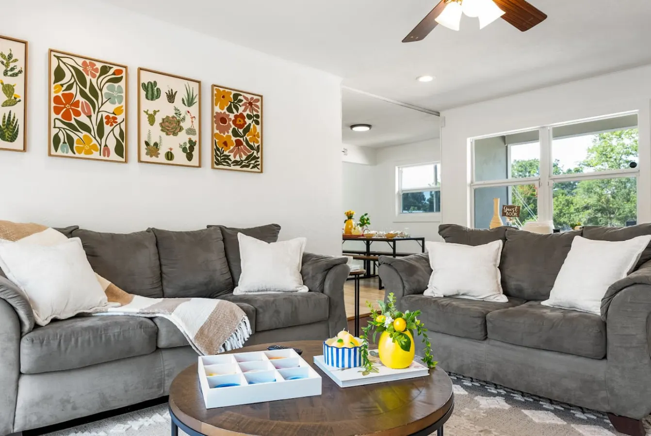 Villa Pinellas | St. Pete Beach Home, Pool, Sand Games, Pickle ball, BBQ — photo 3