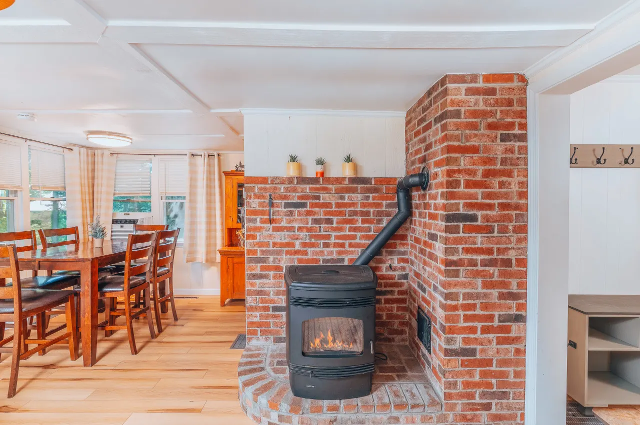 Cozy dog friendly cabin moments from Cranmore/NOCO 10
