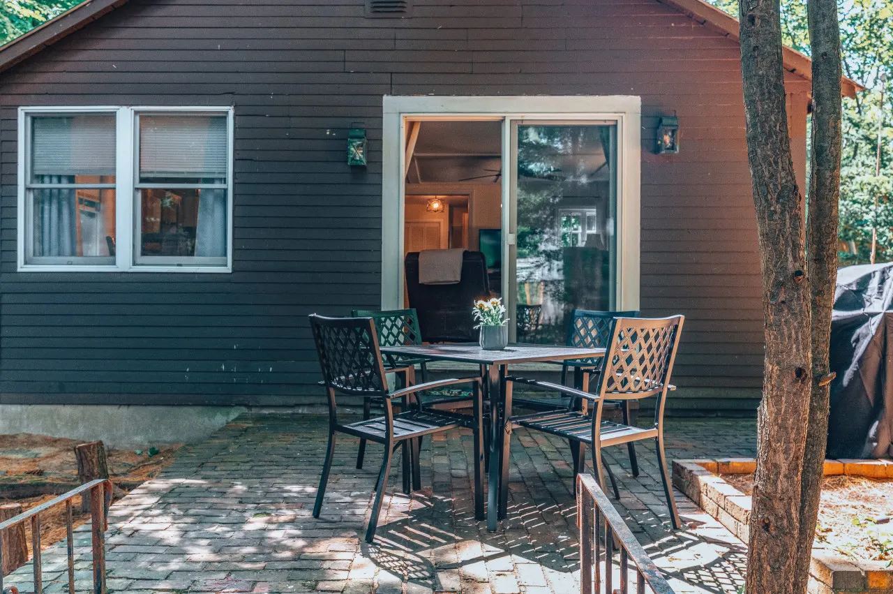 Cozy dog friendly cabin moments from Cranmore/NOCO 17