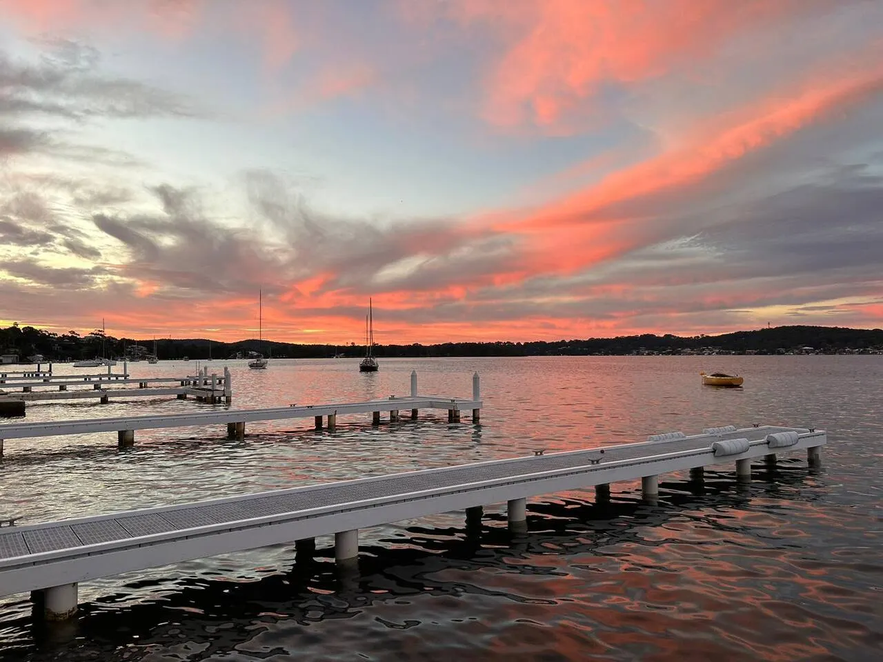Catalina Bay Waterfront Jetty & Boathouse 9