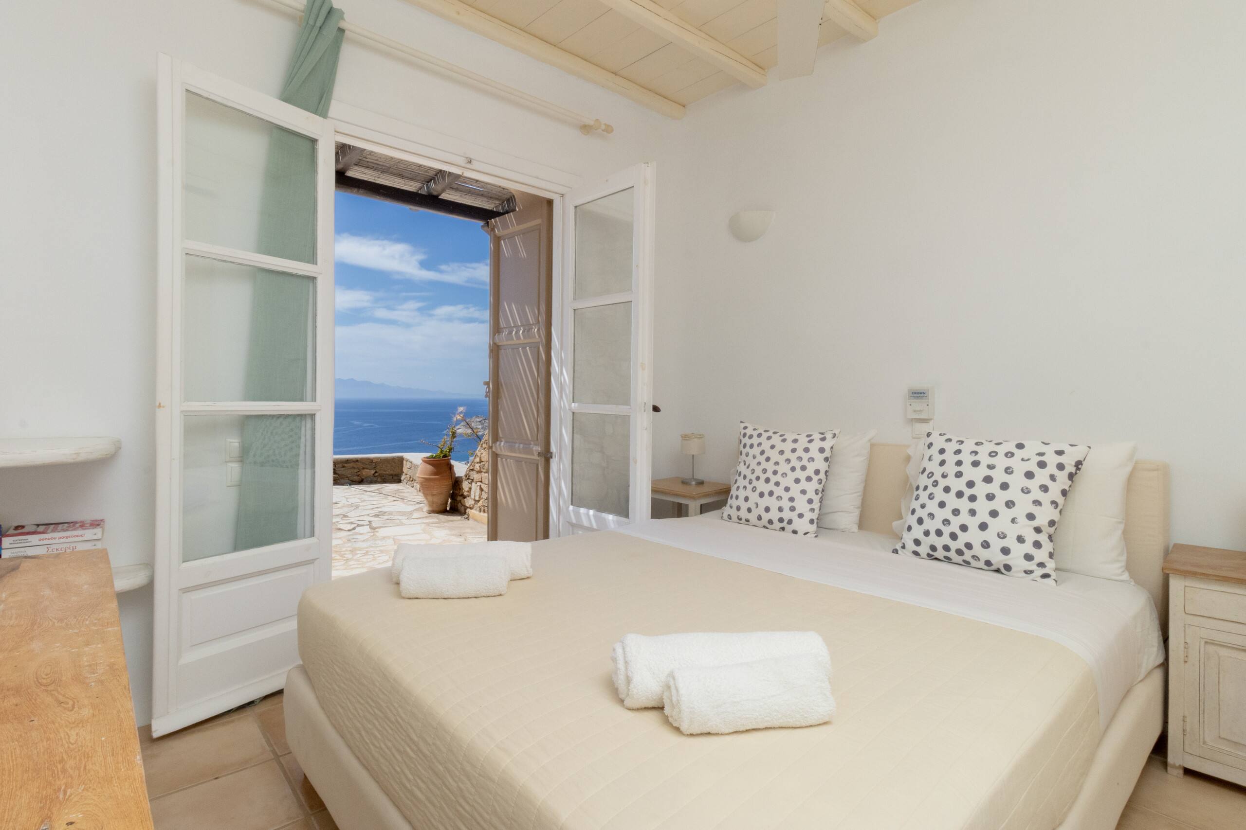 Cycladic Boungainvillea Home 15
