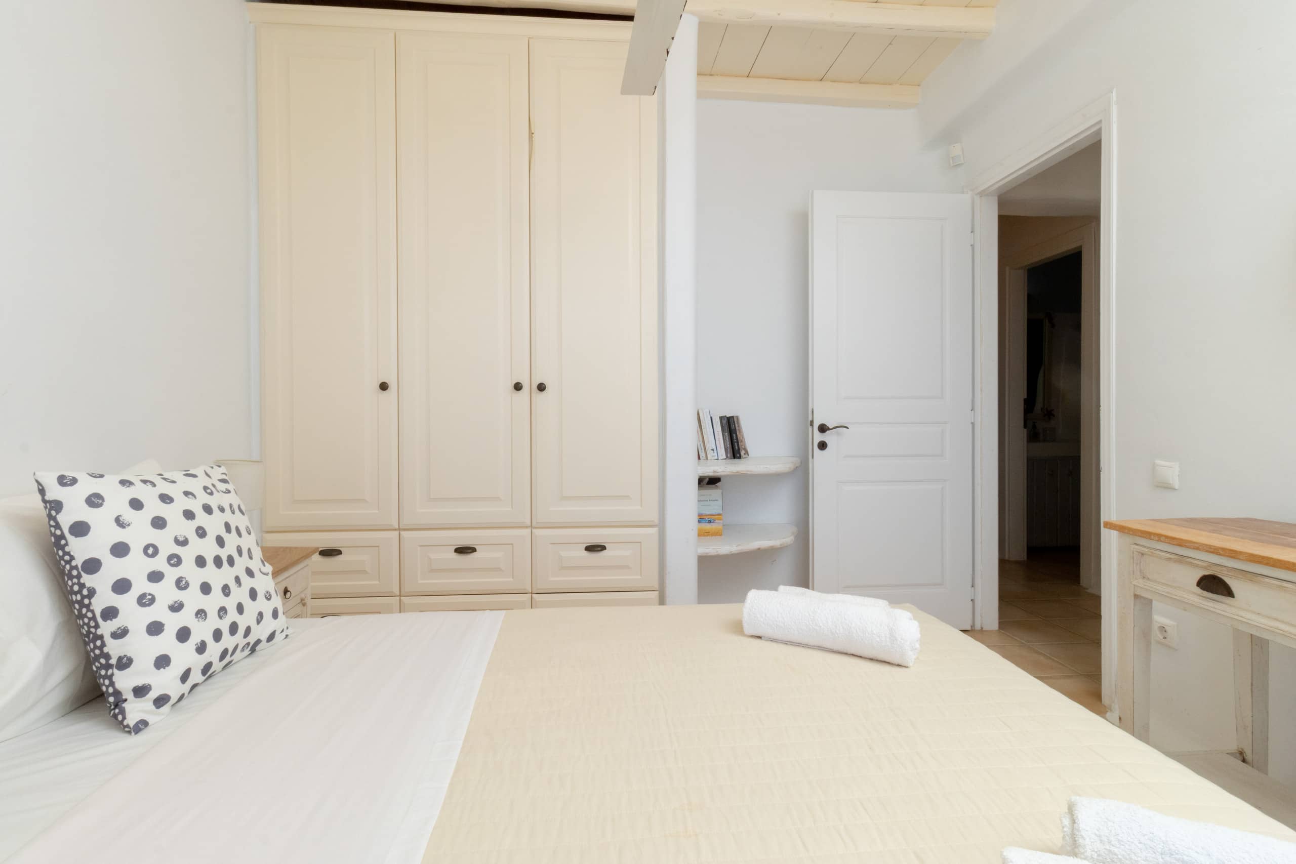 Cycladic Boungainvillea Home 16