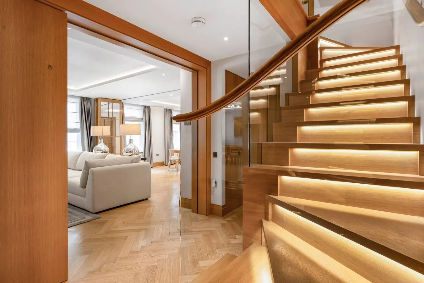 Mayfair 3-Bed with Central AC | Upper Grosvenor St — photo 3