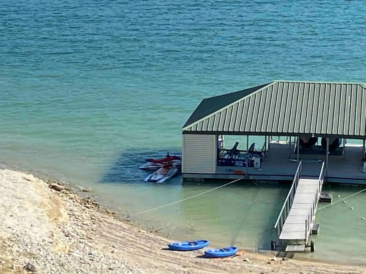 Lake House : Dock & Slip : Heated Pool : Boat Launch : Beach : Game Room 10