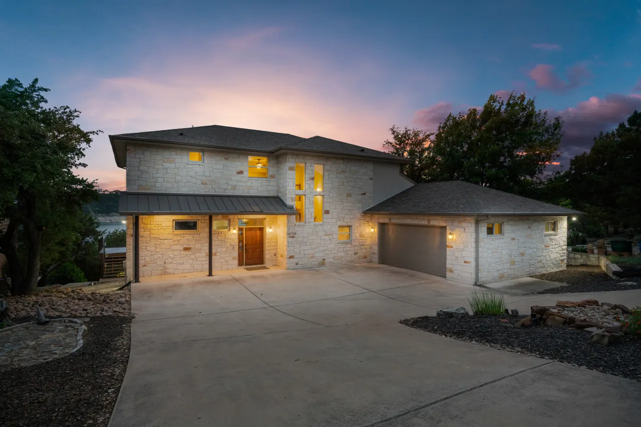 Lake House : Dock & Slip : Heated Pool : Boat Launch : Beach : Game Room 11
