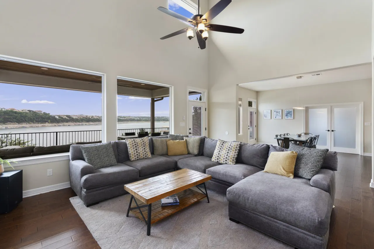 Lake House : Dock & Slip : Heated Pool : Boat Launch : Beach : Game Room 14