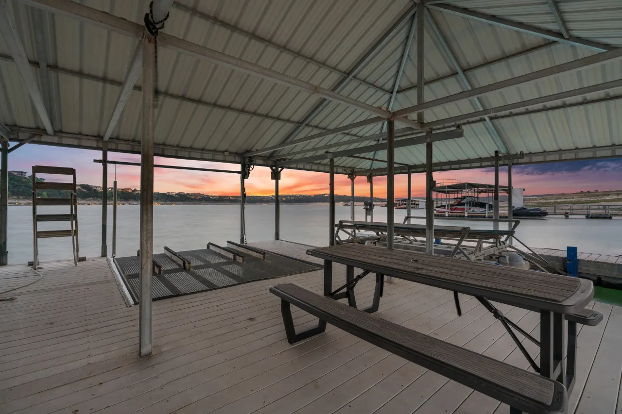 Lake House : Dock & Slip : Heated Pool : Boat Launch : Beach : Game Room — photo 5