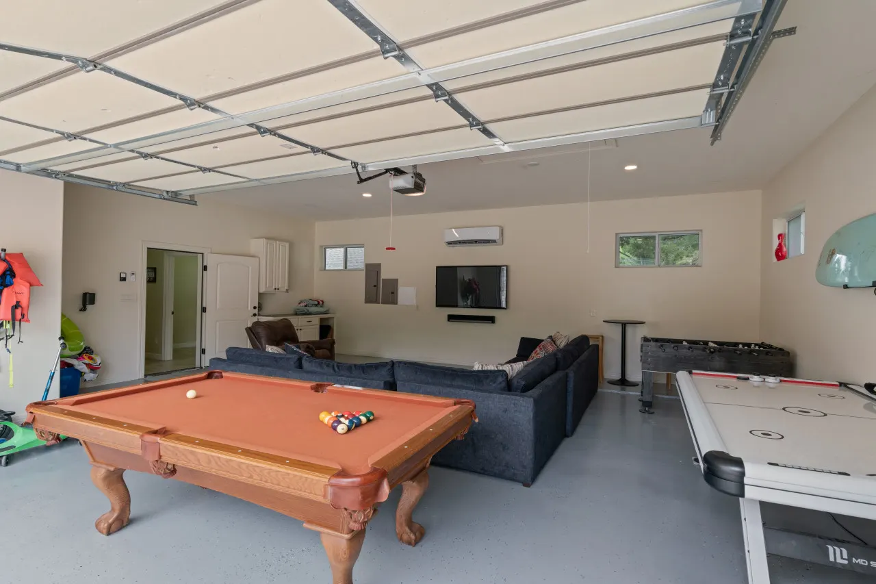 Lake House : Dock & Slip : Heated Pool : Boat Launch : Beach : Game Room 6
