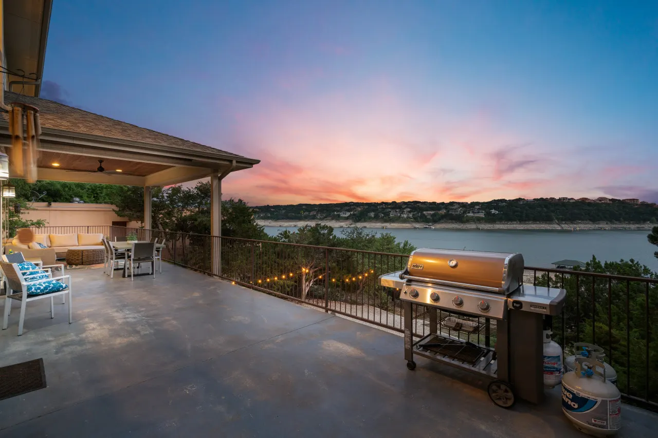 Lake House : Dock & Slip : Heated Pool : Boat Launch : Beach : Game Room 8