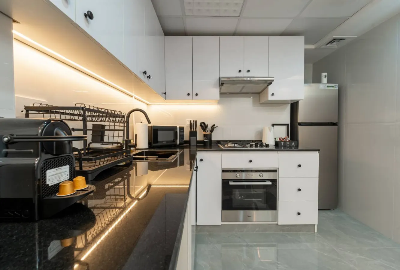Dubai Marina - 1BHK Homely Apartment 11