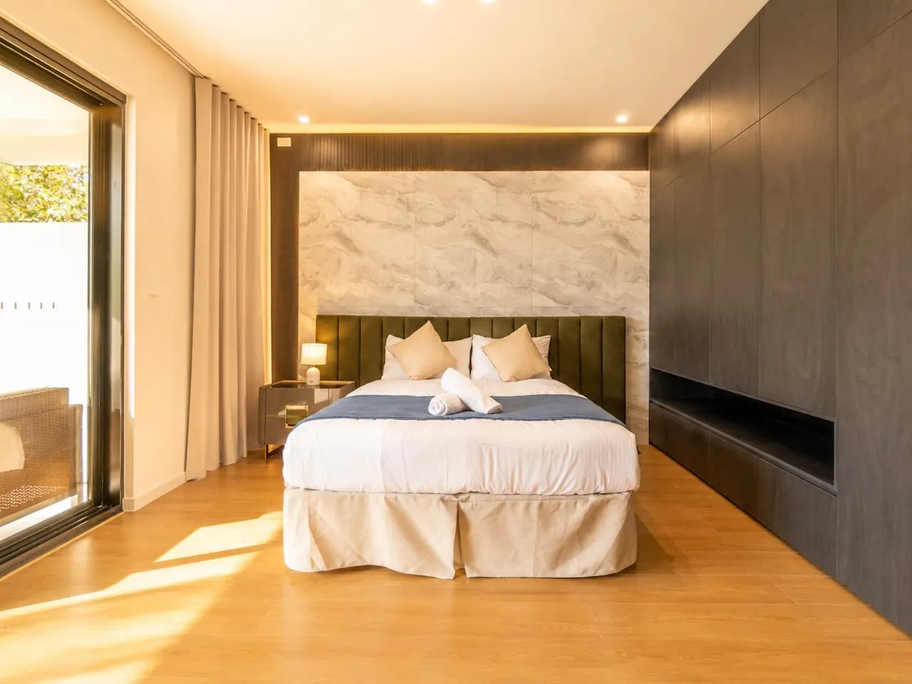 Luxury North Ryde 4BR Duplex with Media Room 10