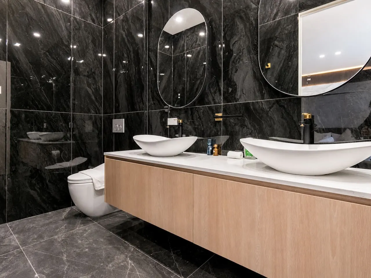Luxury North Ryde 4BR Duplex with Media Room 11