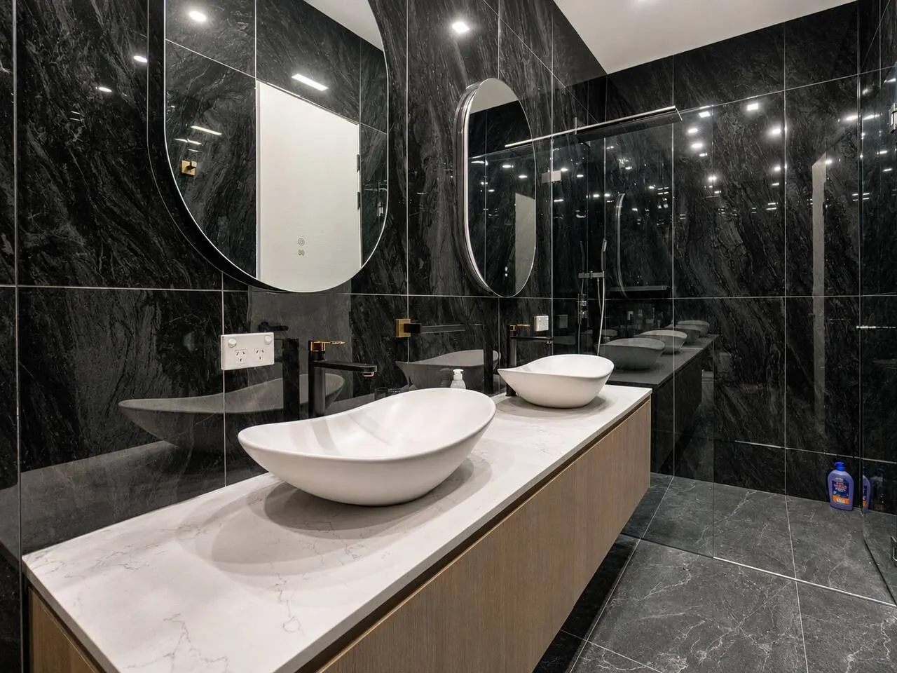 Luxury North Ryde 4BR Duplex with Media Room 13