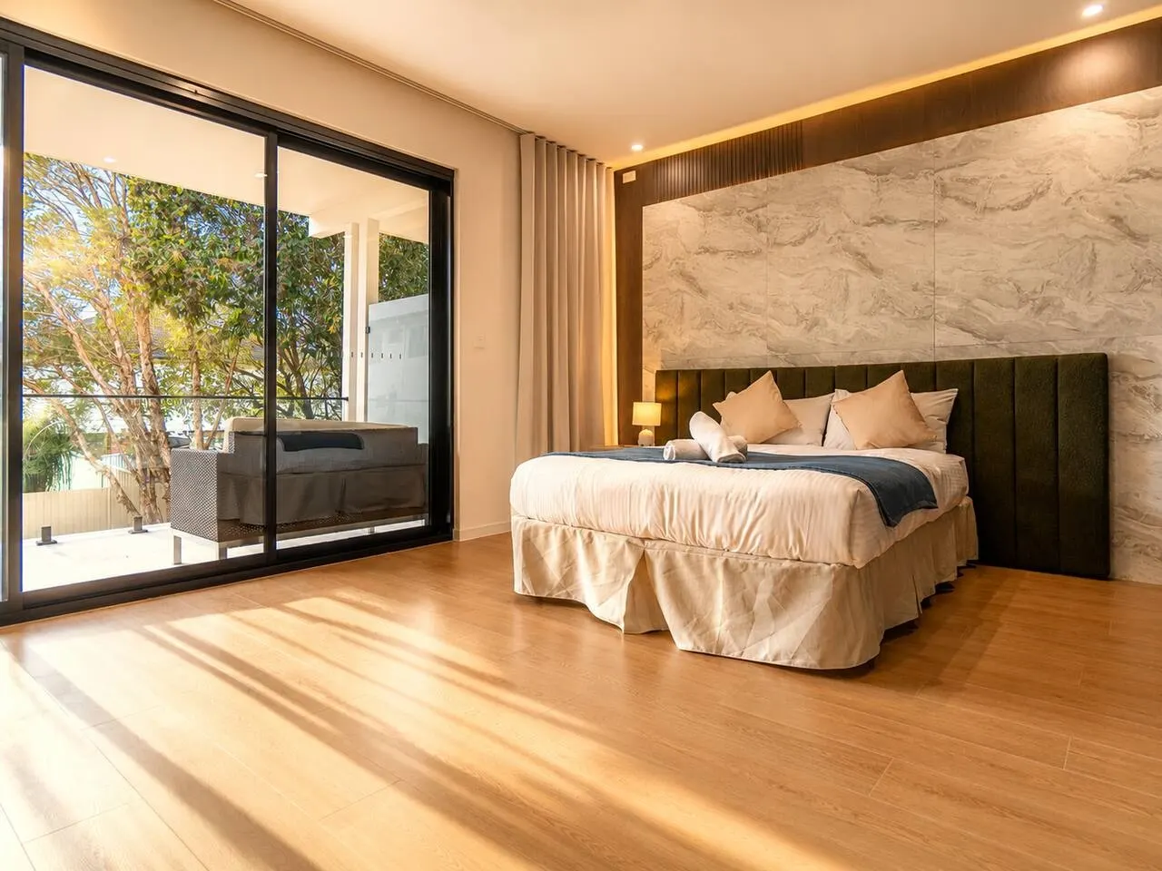 Luxury North Ryde 4BR Duplex with Media Room — photo 4