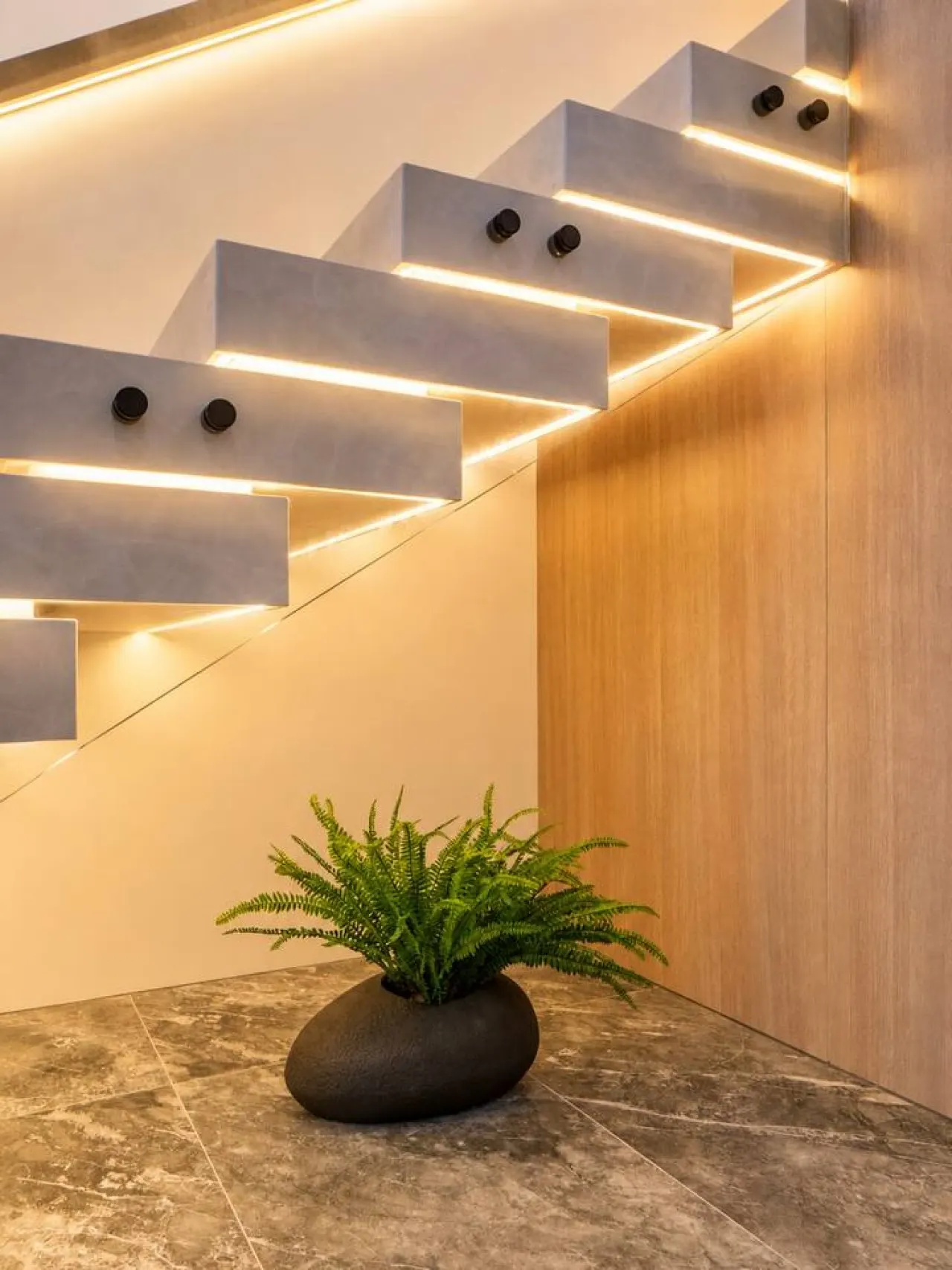 Luxury North Ryde 4BR Duplex with Media Room 8