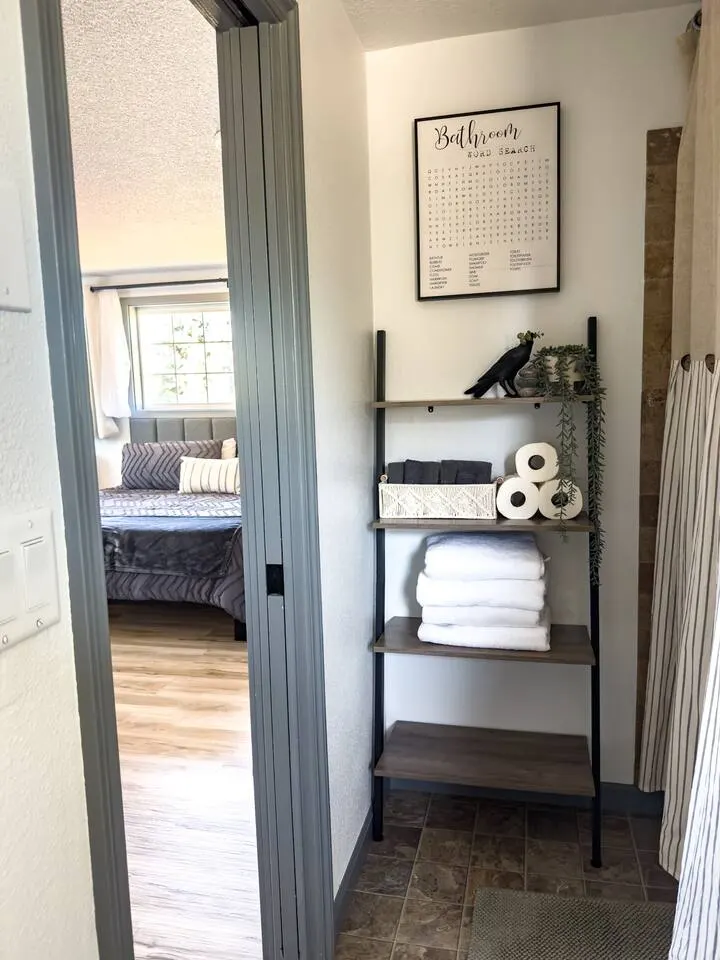 EcoSpa Hot tub, Walk 1 mi to Autzen, Cozy King Bed 19