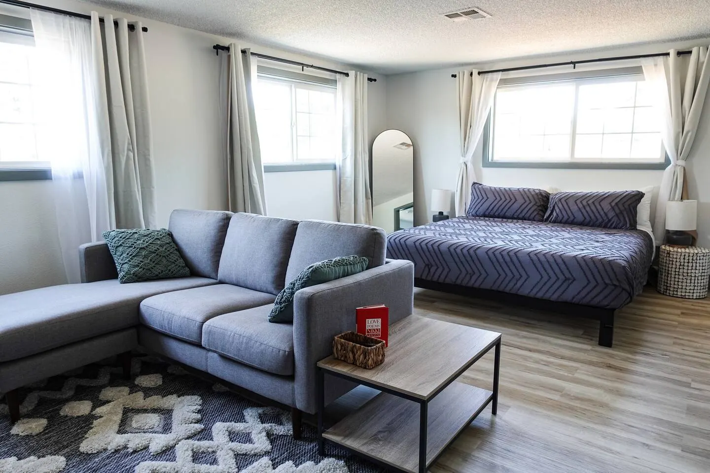 EcoSpa Hot tub, Walk 1 mi to Autzen, Cozy King Bed 6