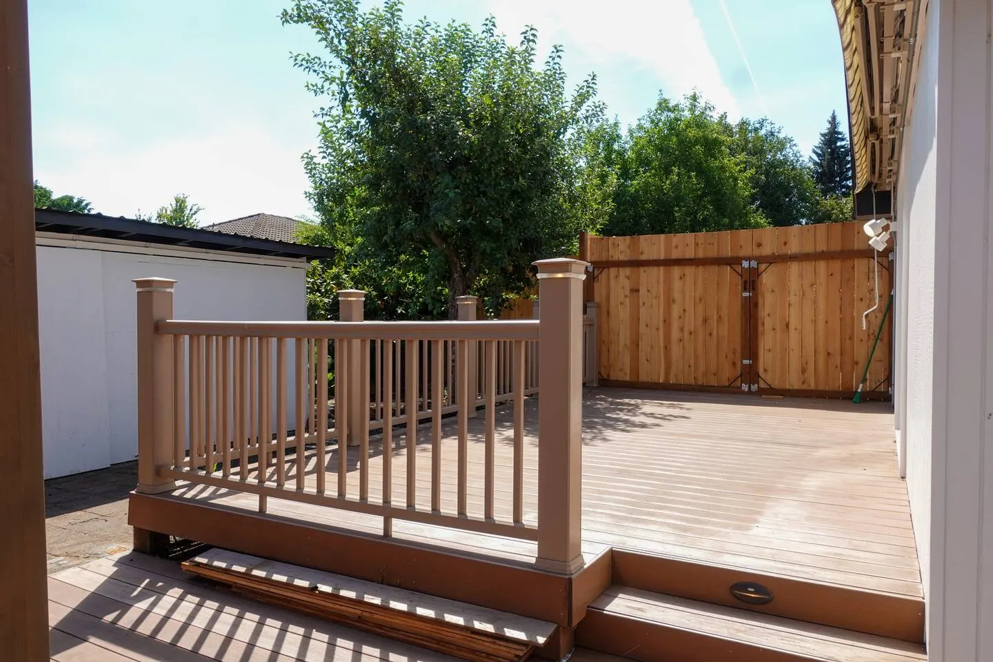 EcoSpa Hot tub, Walk 1 mi to Autzen, Cozy King Bed 8