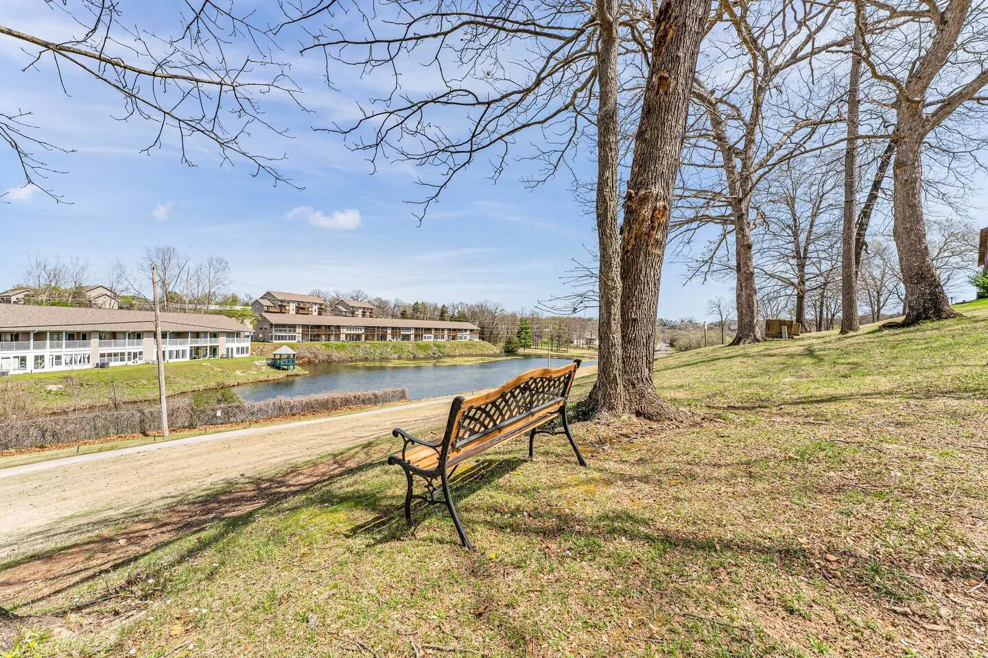 Gorgeous and ALL NEW, Resort, Pools, Lake, Branson 16