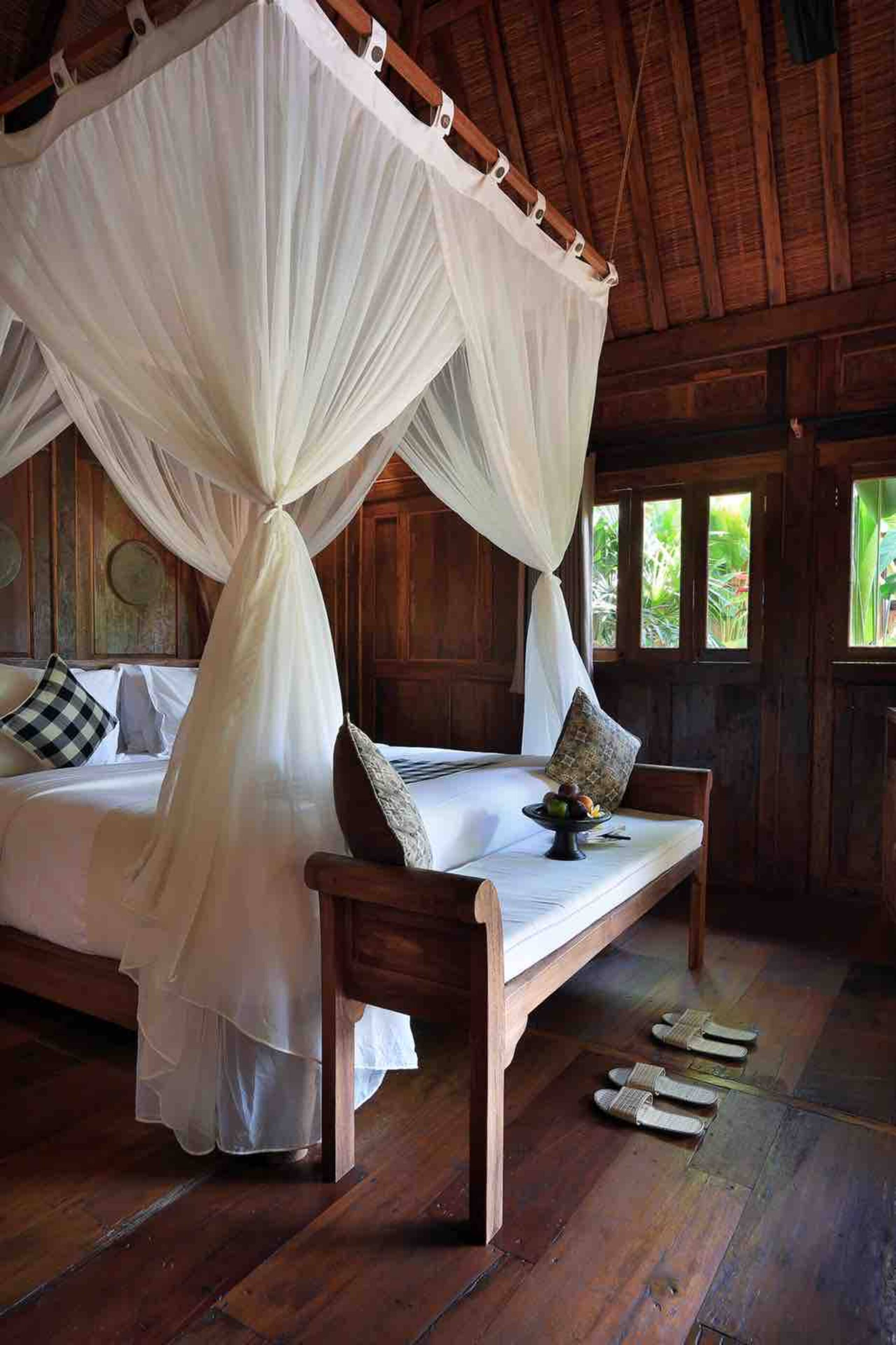 Wooden house w private kitchen and pool view 9