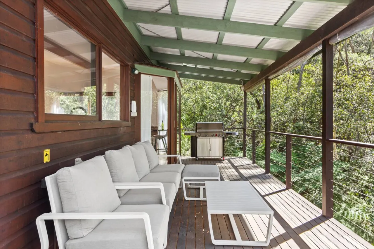 Sublime Mountains Escape: Luxury & Serenity 12